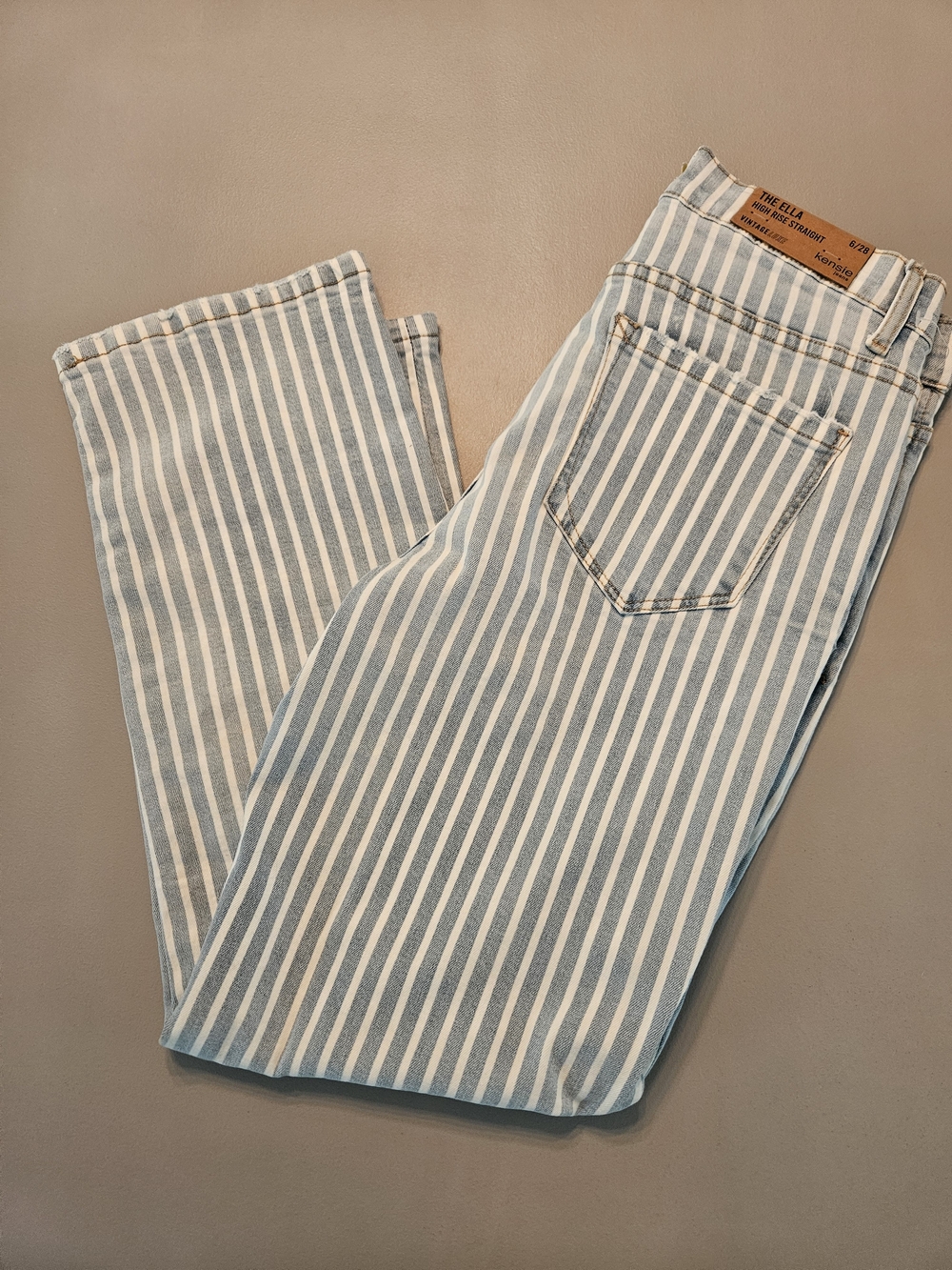 Kensie Vintage Luxe The Ella Blue and White Striped Straight Leg Jeans Size 6 - Picture 1 of 9